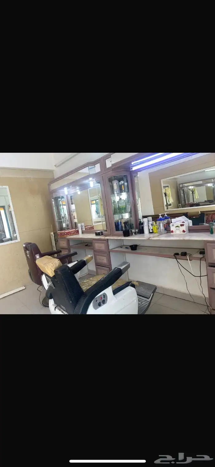 كرسي حلاق وطاوله للبيع 0