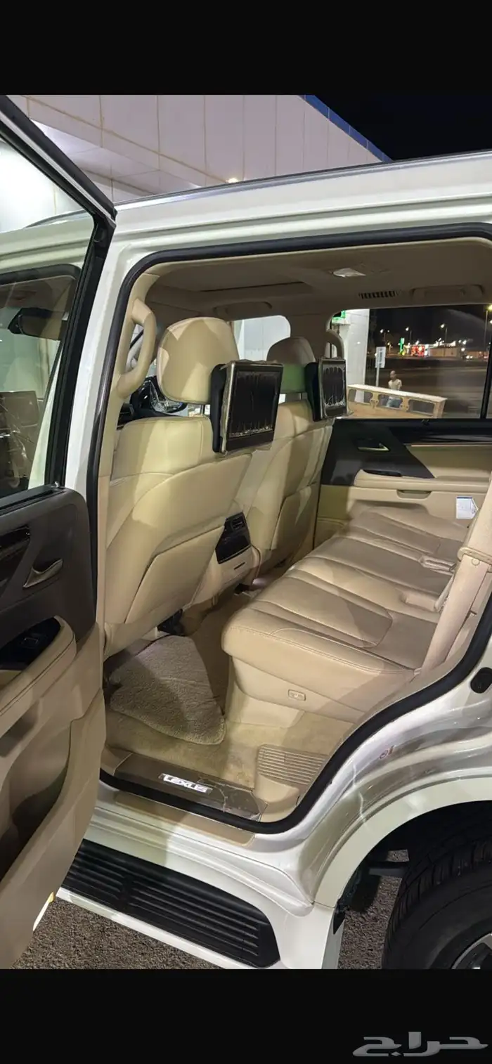 لكزس 2017 فل كامل سعودي 5