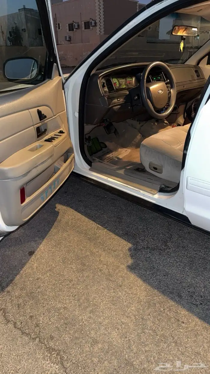 فورد فكتوريا 2009 8