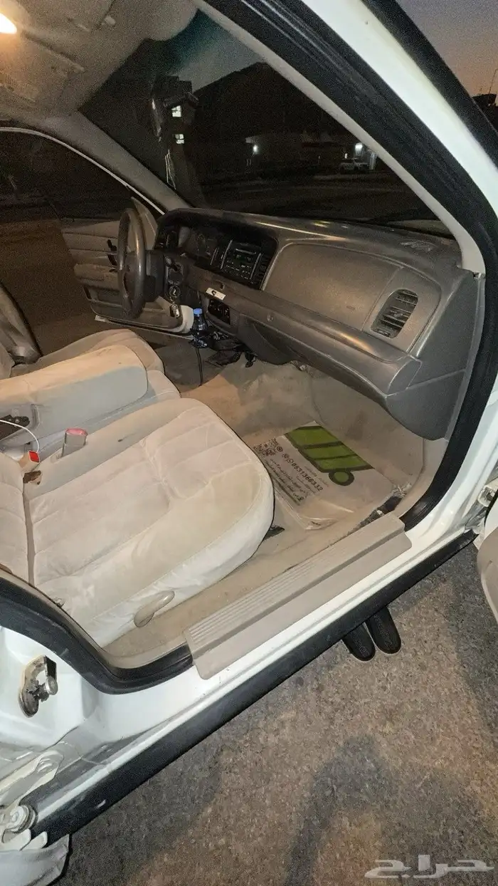 فورد فكتوريا 2009 10