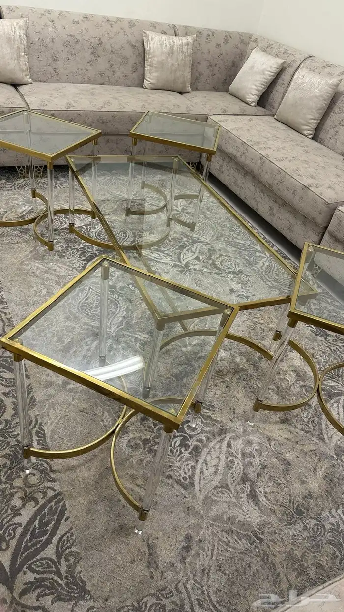 للبيع طاوله نظيفه جدا 0