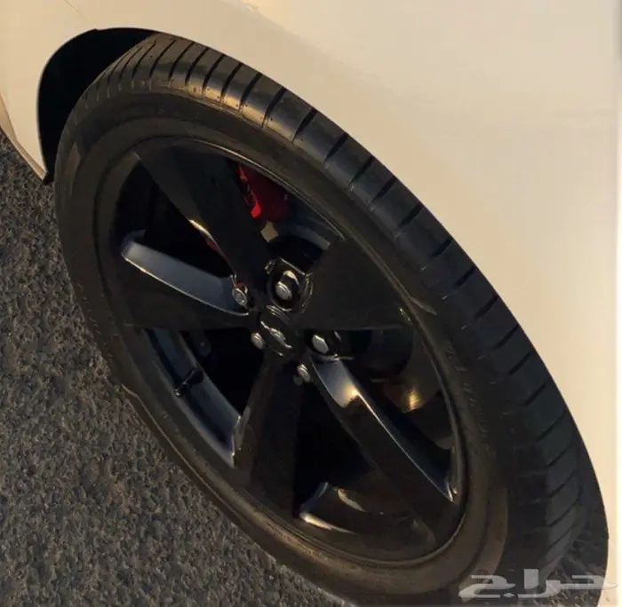 طقم جنوط موستنج 2022 اصلي فورد مع كفرات شبه جديدة 0