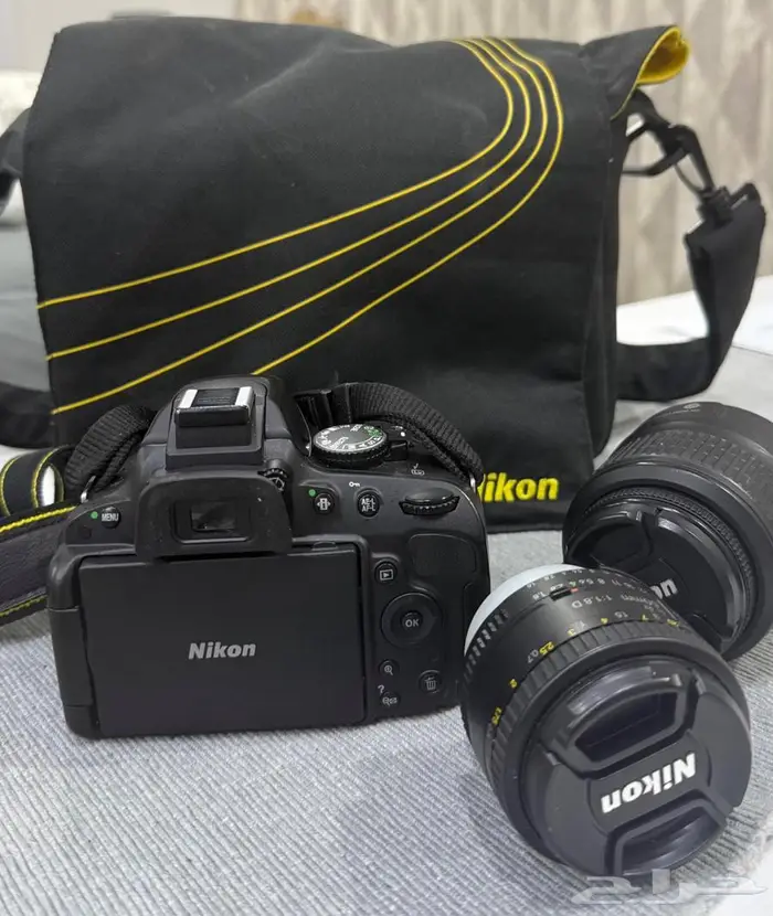 كاميرا نيكون d5100 وعدسة كاميرا وعدسة عزل 2