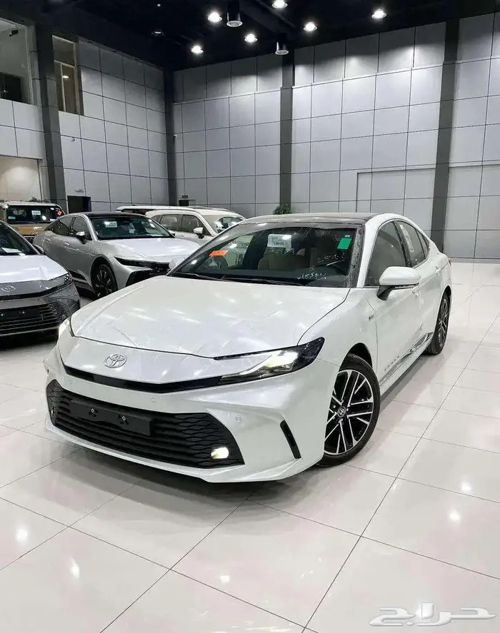 تويوتا كامري LE هايبرد 2025 0