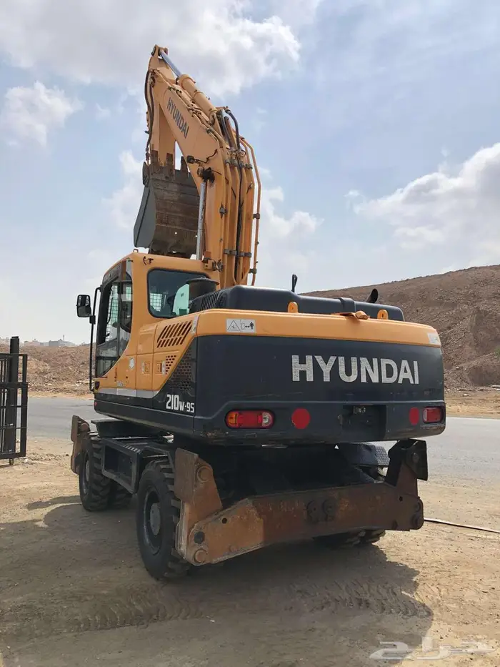 بوكلين هونداى كفرات 210 موديل 2015 معرض رواد المعدات 4