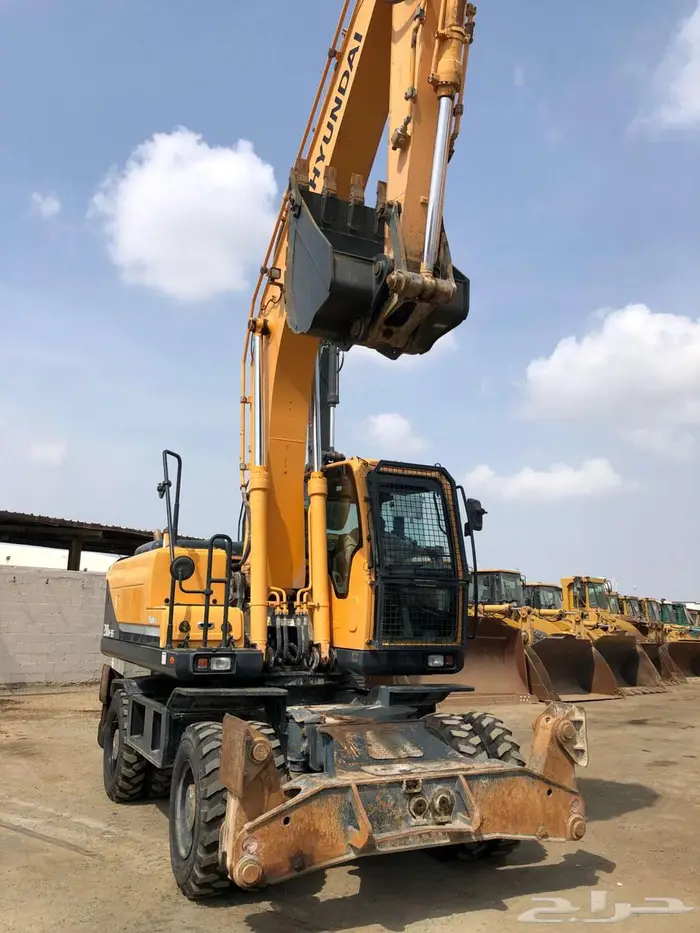 بوكلين هونداى كفرات 210 موديل 2015 معرض رواد المعدات 2