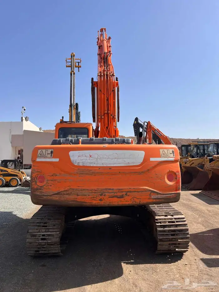 بوكلين دوسان 225 موديل 2014 معرض رواد المعدات 6