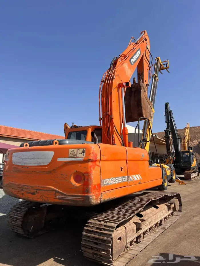 بوكلين دوسان 225 موديل 2014 معرض رواد المعدات 3