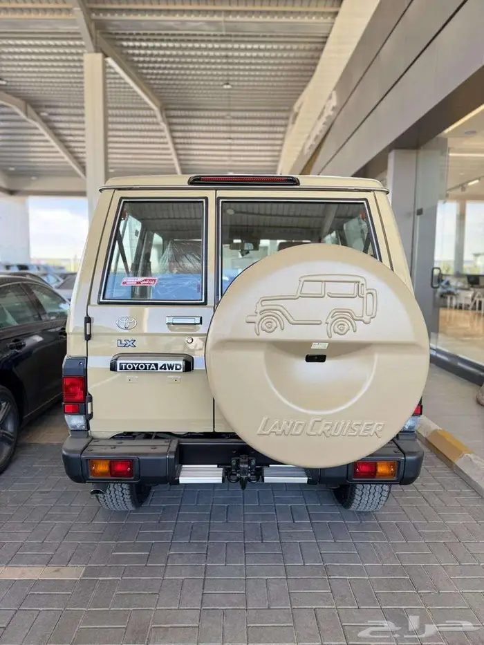 تويوتا مصندق ربع ديزل رفرف ونش فل كامل 2025 سعودي 5