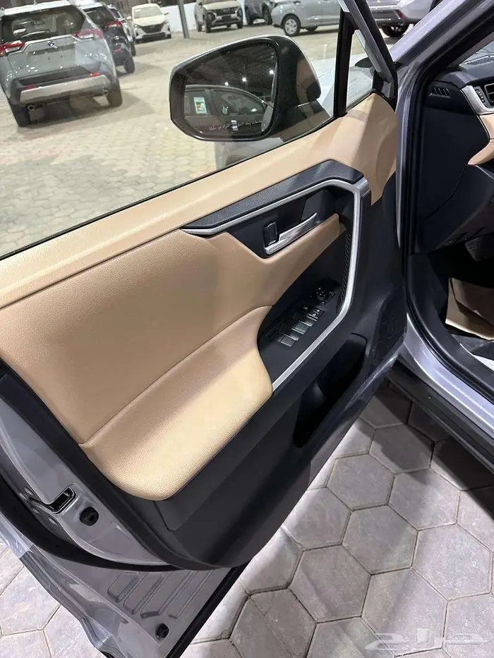 تويوتا راف فور XLE موديل 2025 10