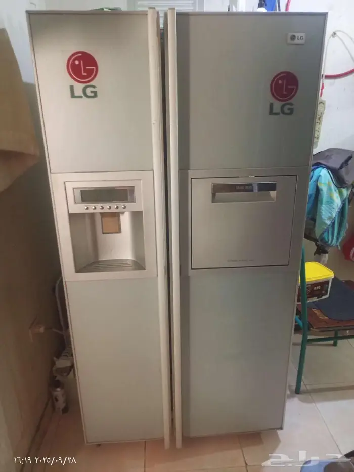 ثلاجه ال جي كبيره باب فريزر عامودي وباب ثلاجه عامودي 0