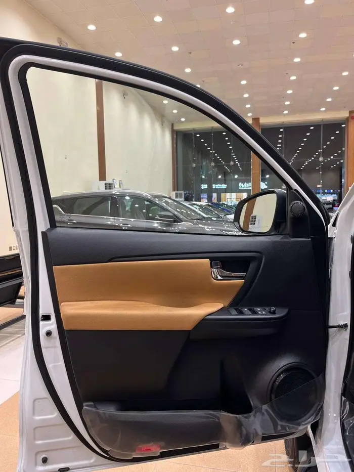 تويوتا فورتشنر GX2 بنزين V4 بدون دبل 8