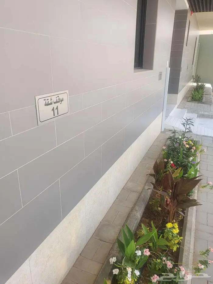 تصميم لوحات ارقام المواقف والعيادات والشقق والغرف الفندقية 0