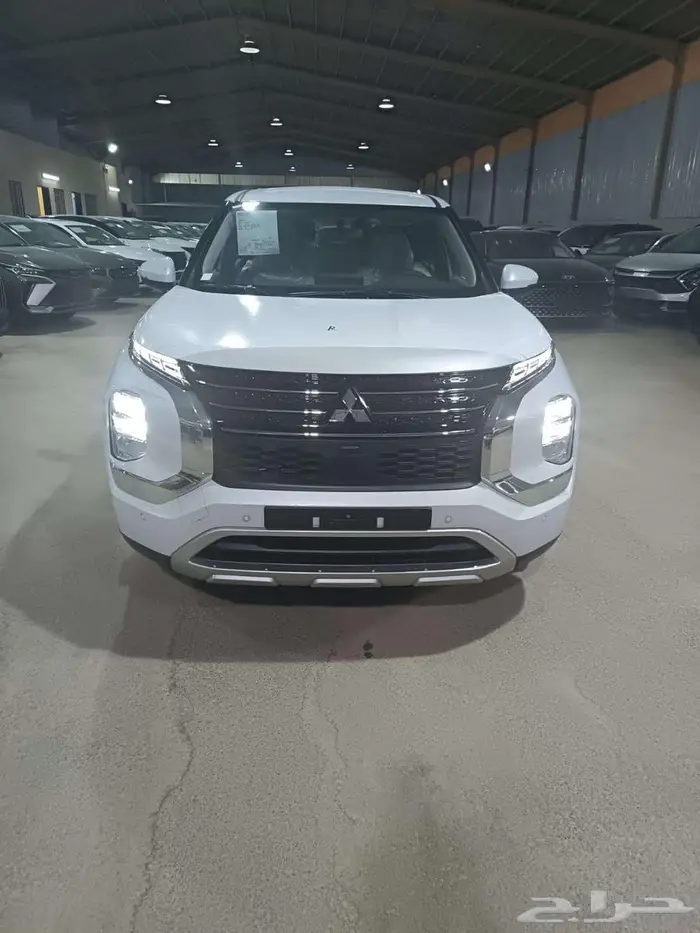 متسوبيشي أوتلاند ستاندر 2025 ( كاش و أقساط ) 0