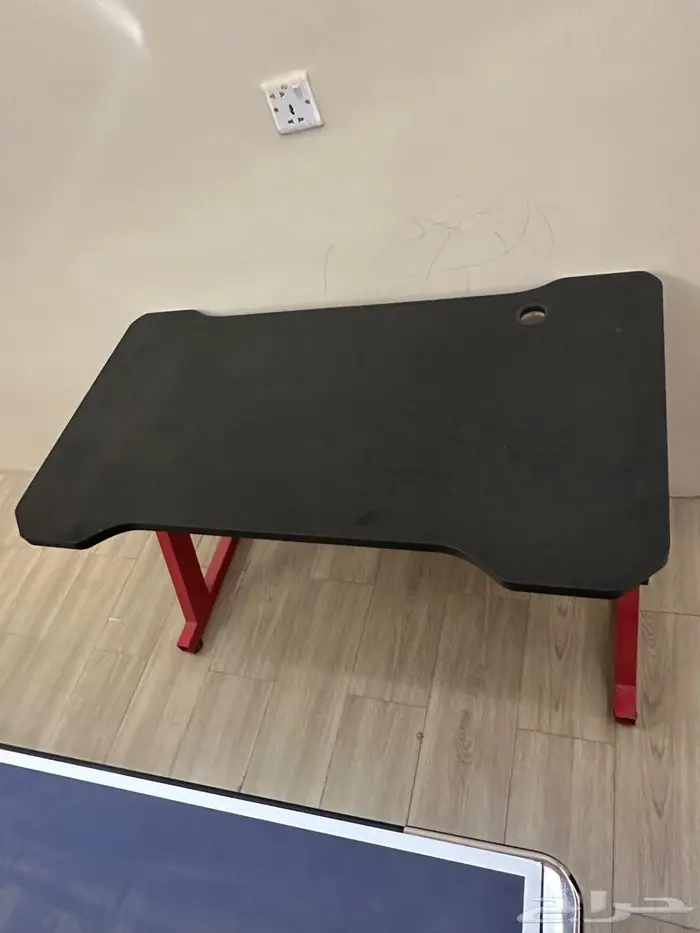 طاولة مكتب 1