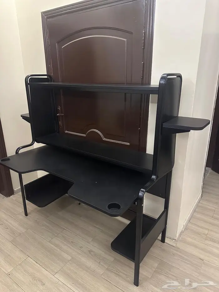 طاولة مكتب 2