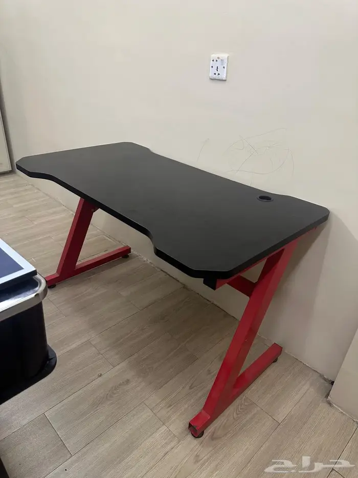 طاولة مكتب 3