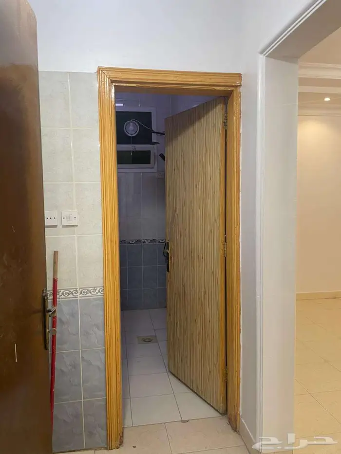 للإيجار شقه بحي النهضة قريبة من طريق خريص وسلمان الفارسي 5