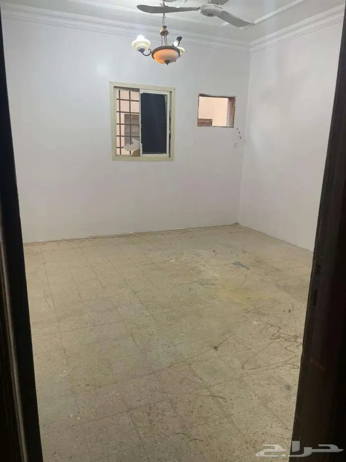 للإيجار شقه بحي النهضة قريبة من طريق خريص وسلمان الفارسي 3