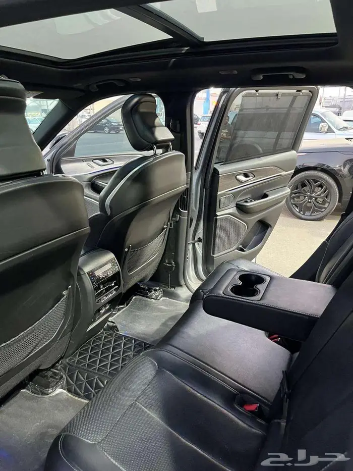 جيب جراند شيروكي 2023 فل كامل 24