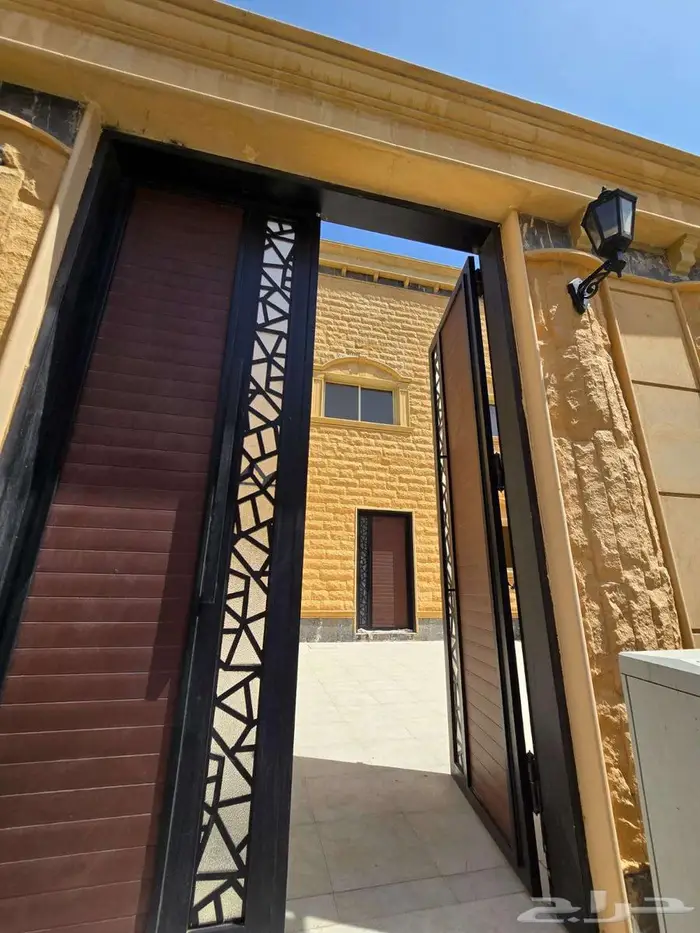 فيلا فاخرة للبيع 1