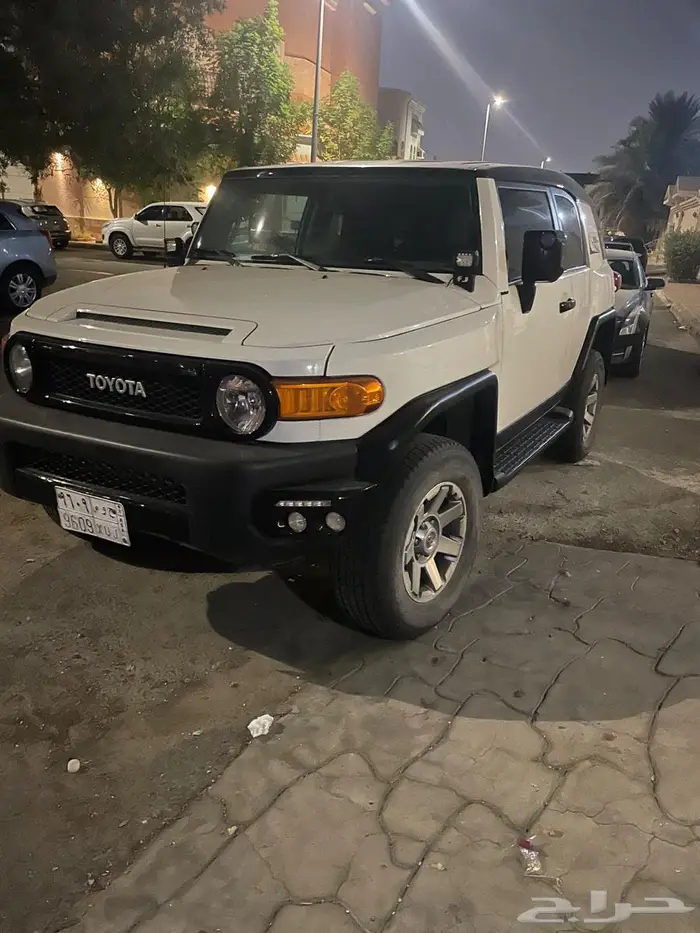 تويوتا FJ 2016 1