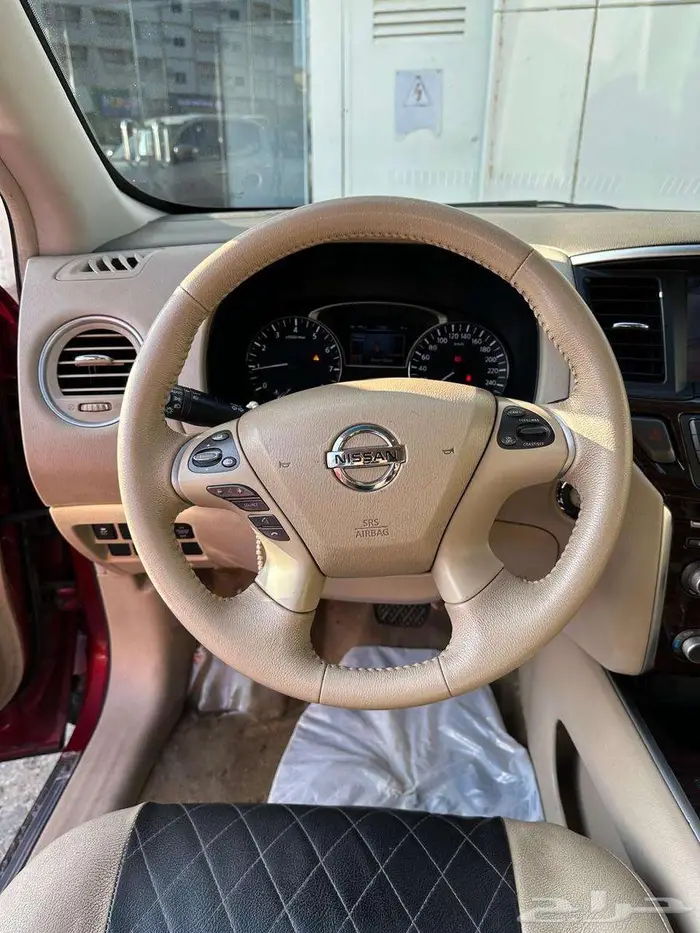 Nissan Pathfinder 2013 Red colour 2