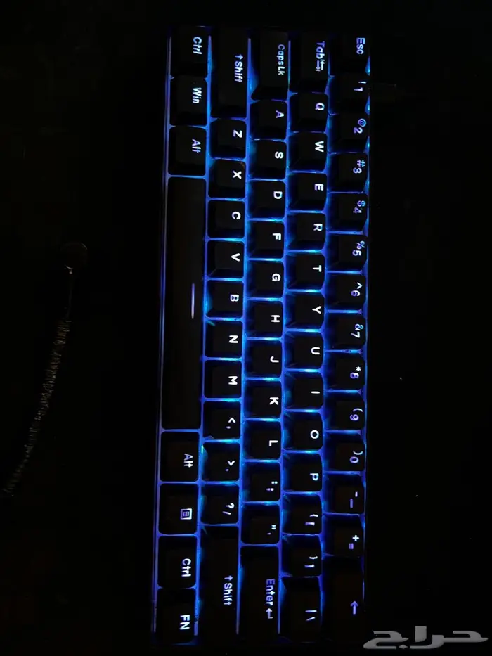 للبيع pc بي سي مع 3 شاشات وكيبورد وماوس 3