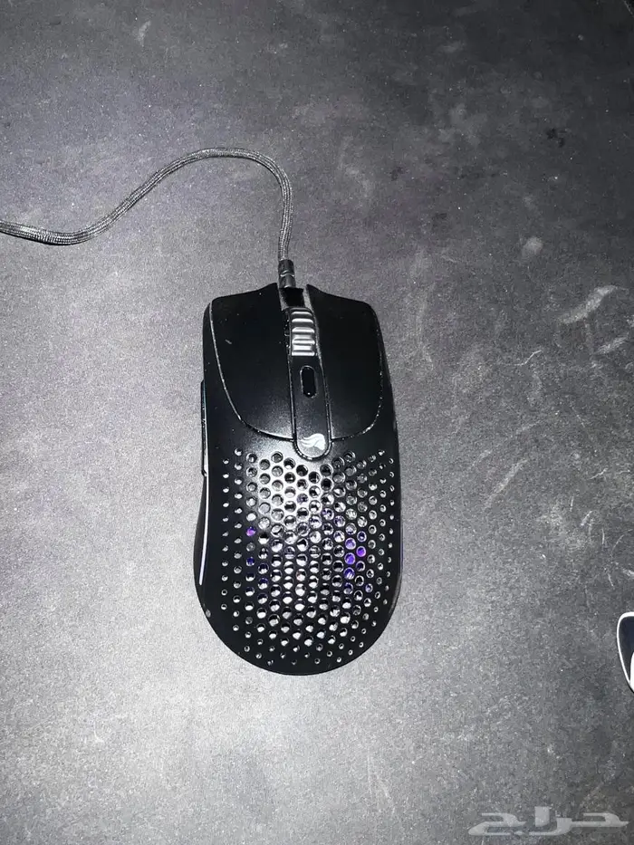 للبيع pc بي سي مع 3 شاشات وكيبورد وماوس 5