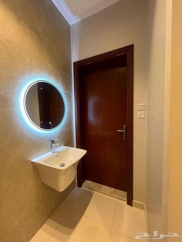 شقة للإيجار بحي الرياض 3