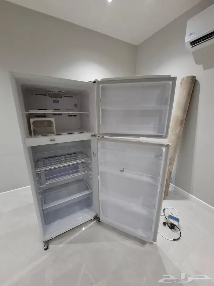 ثلاجة هيتاشي مستخدمة نظيفة 1