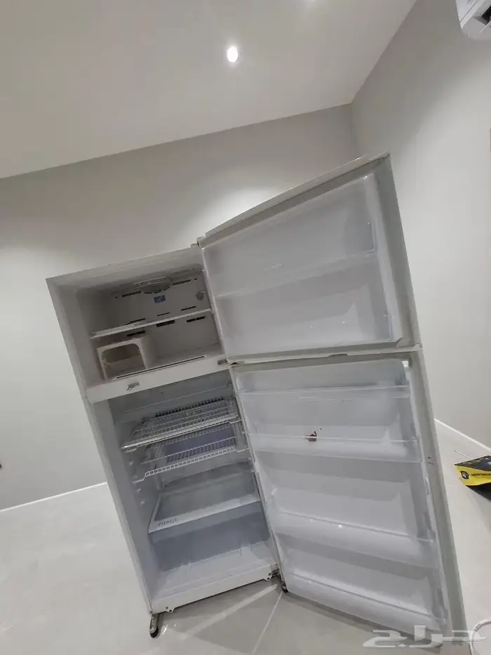 ثلاجة هيتاشي مستخدمة نظيفة 2