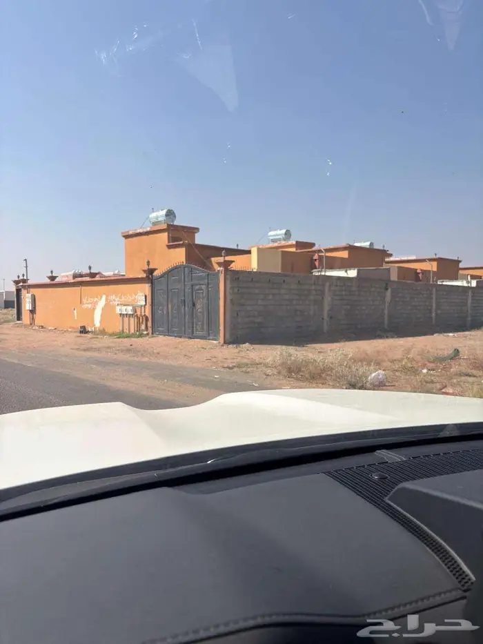 للبيع عماره في الشرفة الجنوبية عباره ( وحدات سكنيه ) 0