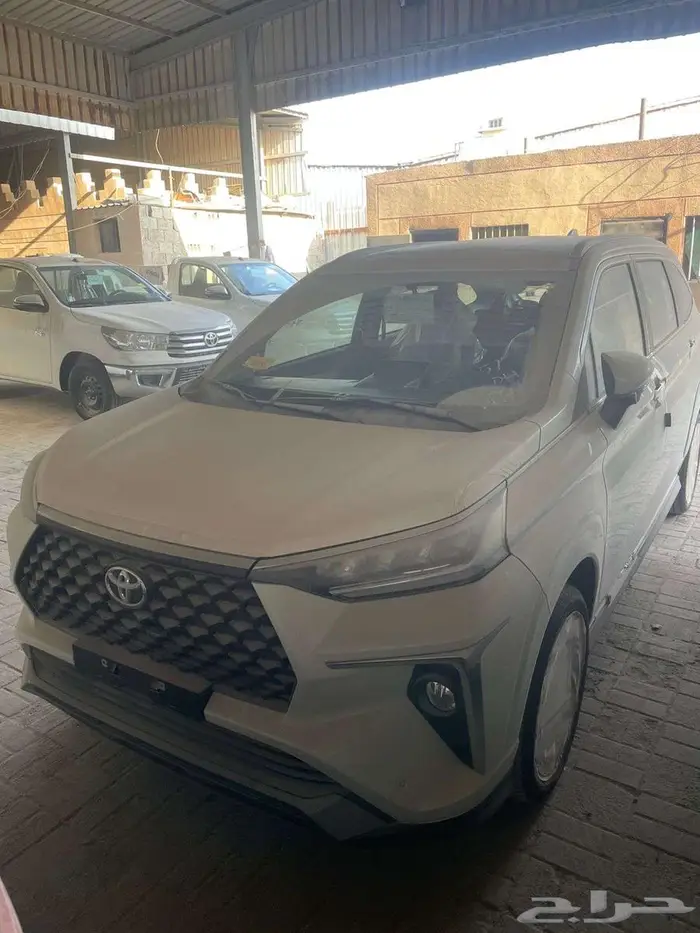 تويوتا فيلوز GLX بنزين 2025 1