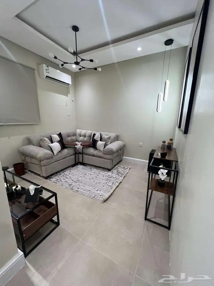 ستوديو للايجار في الملقا 10