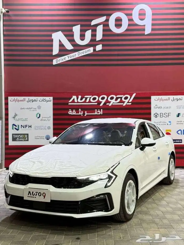 كيا كي 5 مطور 2025 سقف بانوراما 1