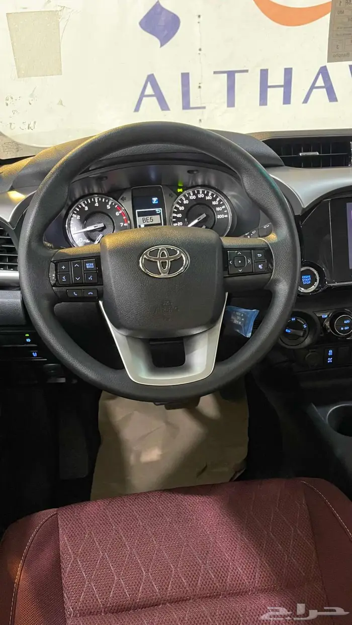 هايلكس غمارتين فل كامل بنزين GLX 2025 متوفر لدي الثواب 4