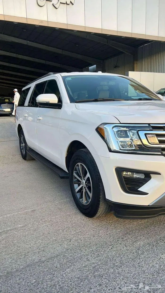 فورد اكسبديشن XLT موديل 2019- معرض خلف للسيارات 2