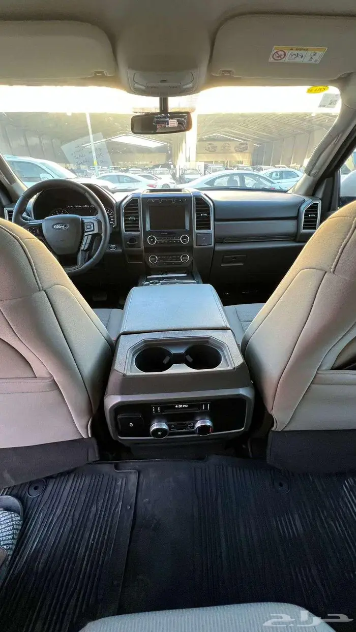 فورد اكسبديشن XLT موديل 2019- معرض خلف للسيارات 12