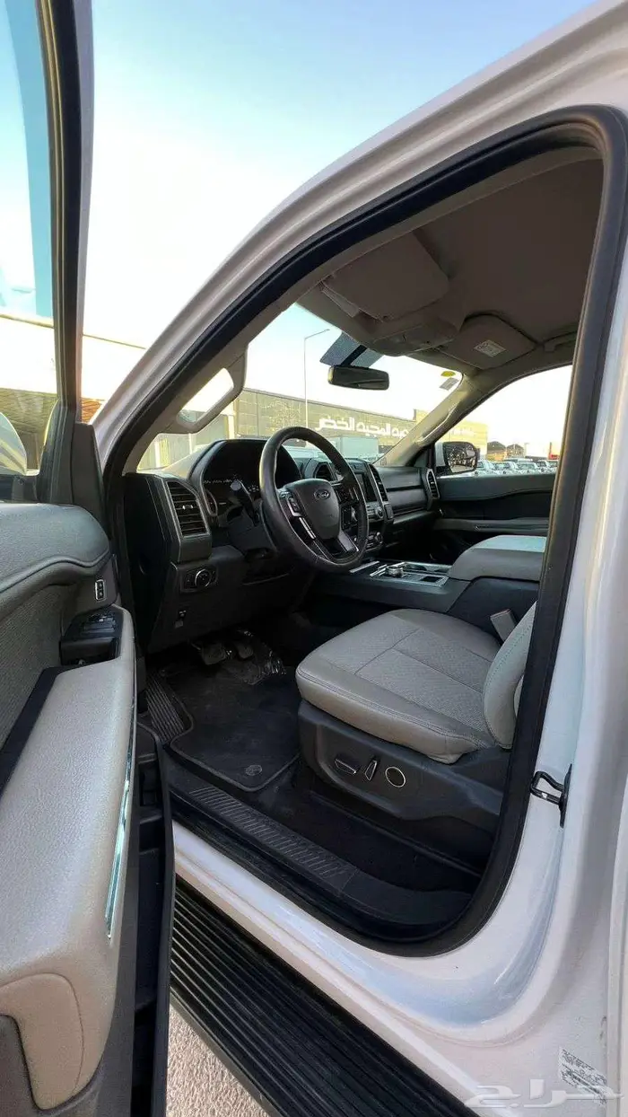 فورد اكسبديشن XLT موديل 2019- معرض خلف للسيارات 11