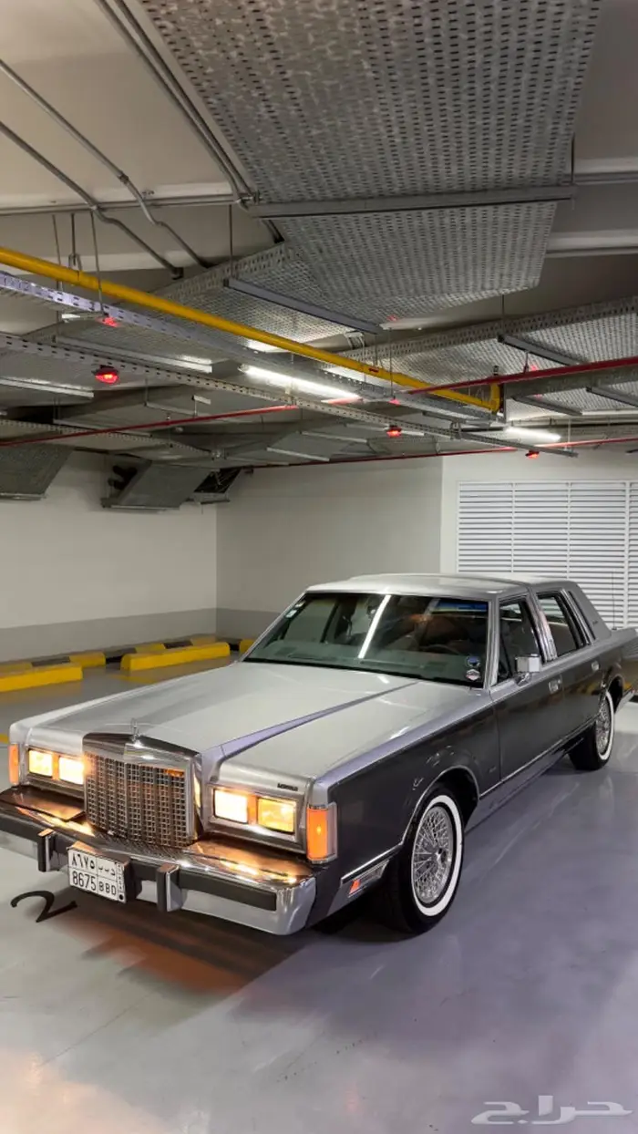 لينكون كاديلاك 1986 مخزن وكالة ( مواصفات خاصة )للبيع . إيجار 3