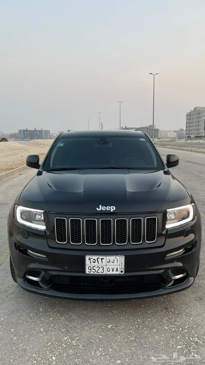 جيب جراند شروكيSRT 8