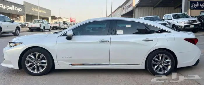 تويوتا افالون تورنق موديل 2022-معرض خلف للسيارات 4