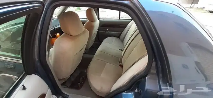 فورد قراند ماركيز 2010 للبيع او البدل بسيارة صغيرة 10