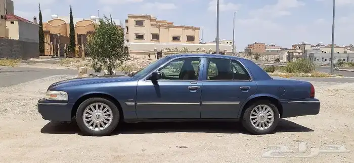 فورد قراند ماركيز 2010 للبيع او البدل بسيارة صغيرة 1