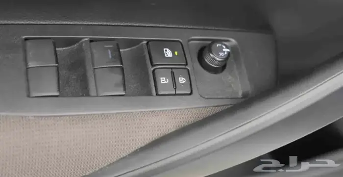 تويوتا كورولا 2.0 XLI فتحة بنزين 2025 4