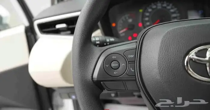 تويوتا كورولا 2.0 XLI فتحة بنزين 2025 6