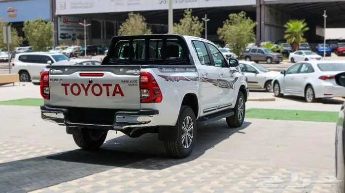 تويوتا هايلوكس بنزين موديل 2025 كاش واقساط باقل سعر 3