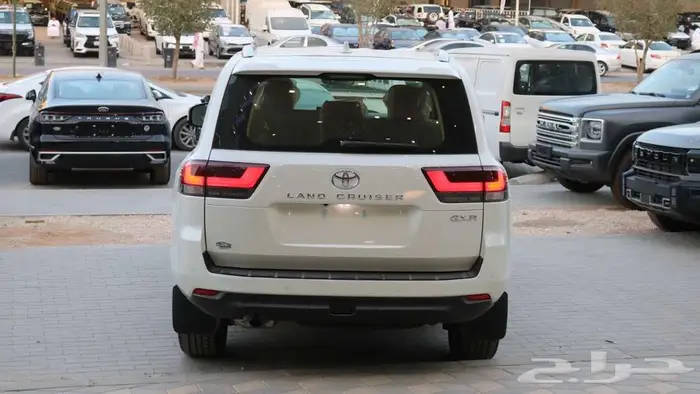 لاند كروزر هدد 3 ابيض 2025 تنفس طبيعى 4000 سي سي 1