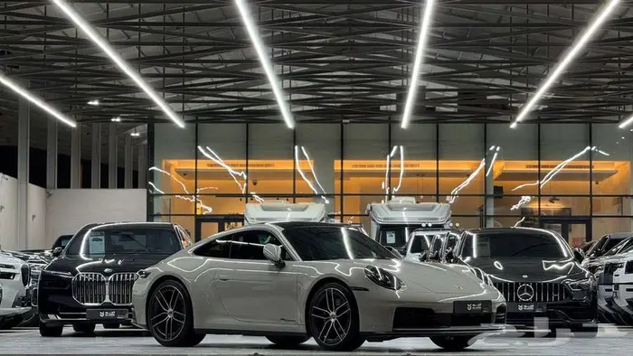 2025بورش كاريرا 911 PORSCHE Carrera 911 1